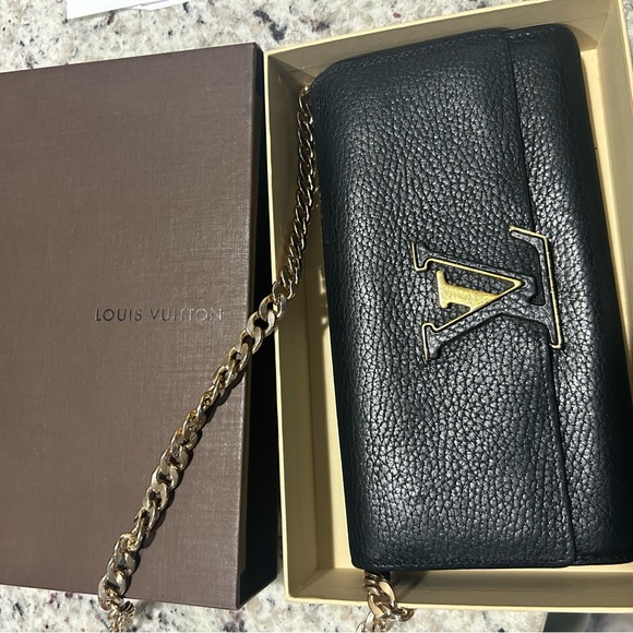Louis Vuitton Wallet - Picture 4 of 12